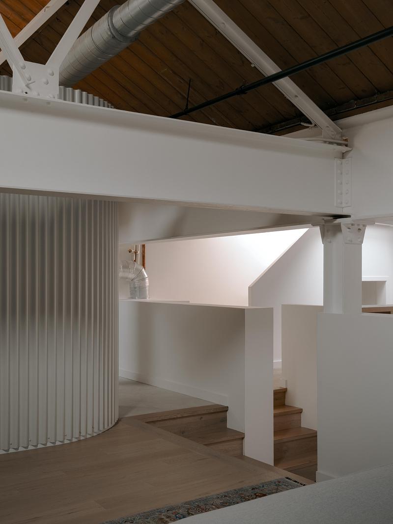 Press kit | 2744-13 - Press release | Dollhouse Loft - StudioAC - Residential Architecture - Loft - Photo credit: Felix Michaud