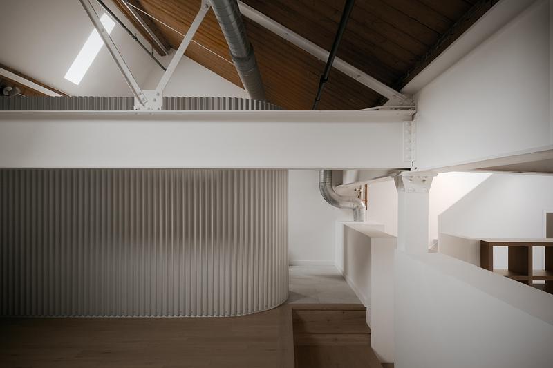 Press kit | 2744-13 - Press release | Dollhouse Loft - StudioAC - Residential Architecture - Bath Pod - Photo credit: Felix Michaud