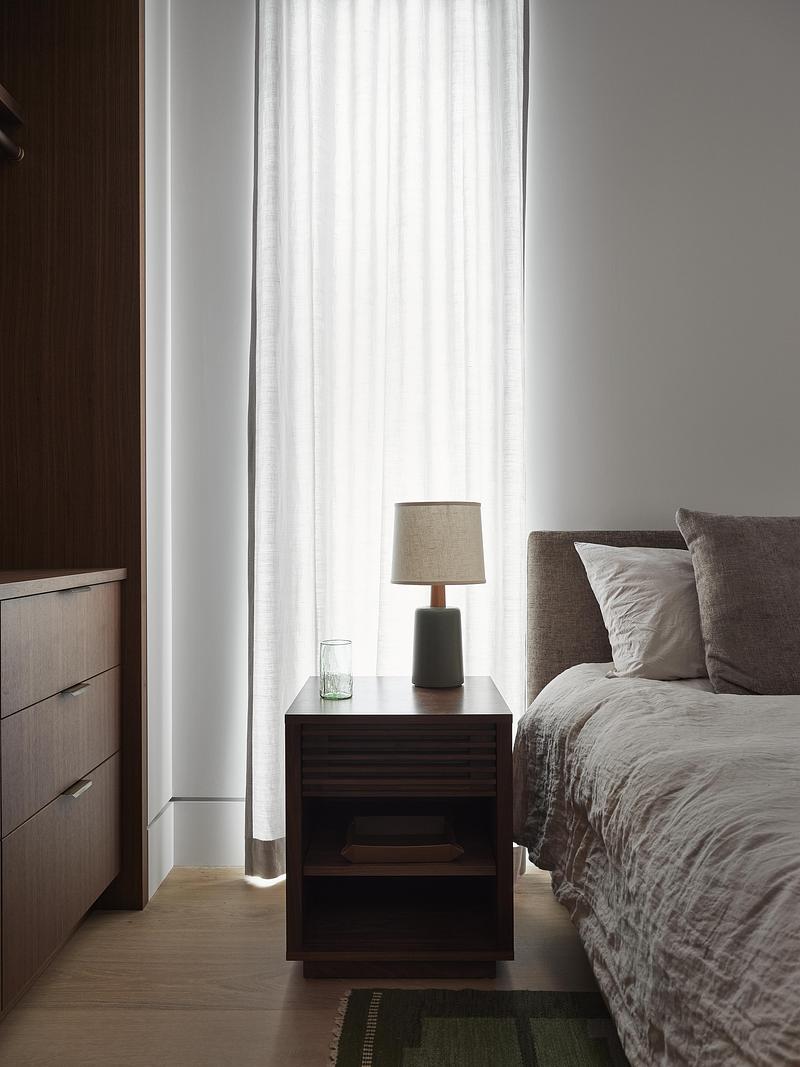 Dossier de presse | 7392-01 - Communiqué de presse | Atelier Échelle réinterprète l’architecture vernaculaire du Québec rural pour une résidence de collectionneurs d’art contemporain - Atelier Échelle - Architecture résidentielle - Crédit photo :  Maxime Brouillet 