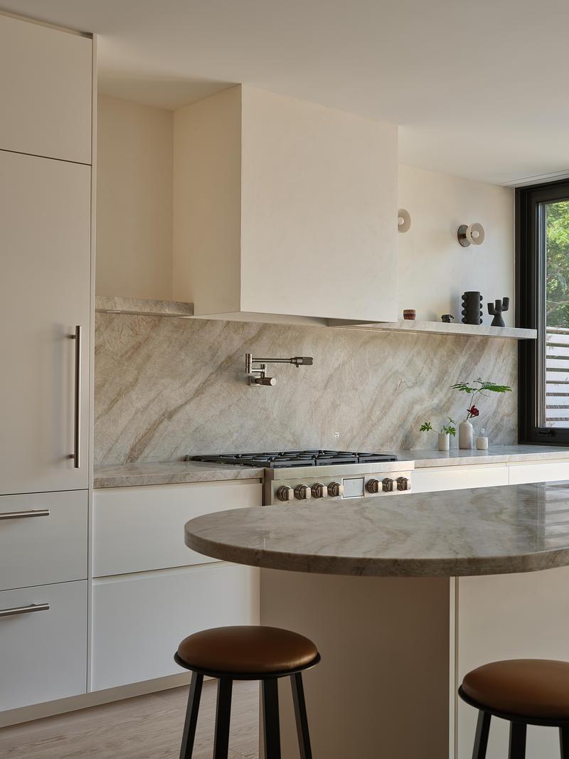 Dossier de presse | 7516-02 - Communiqué de presse | High Park House - Reign Architects - Design d’intérieur résidentiel -  Kitchen  - Crédit photo : Riley Snelling
