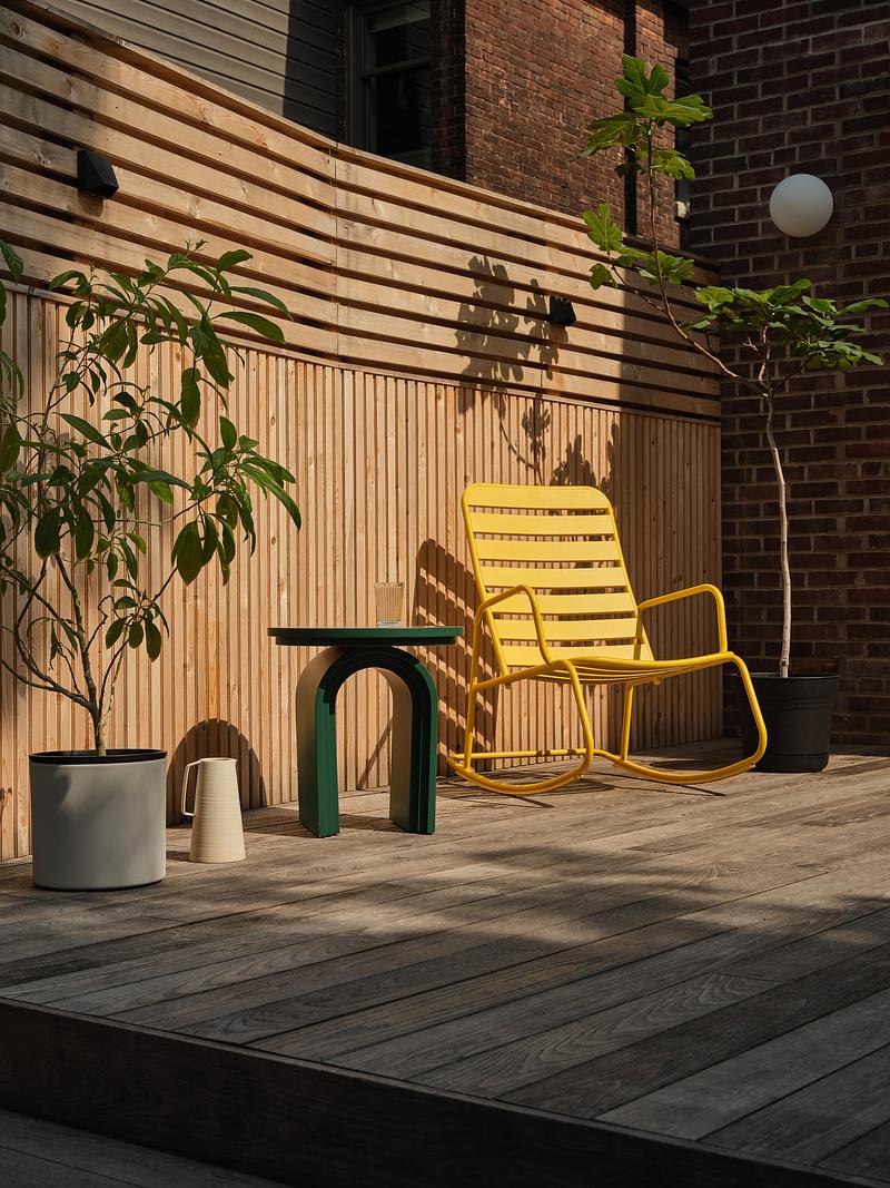 Dossier de presse | 7516-02 - Communiqué de presse | High Park House - Reign Architects - Design d’intérieur résidentiel -  Deck Extension and privacy wall - Crédit photo : Riley Snelling