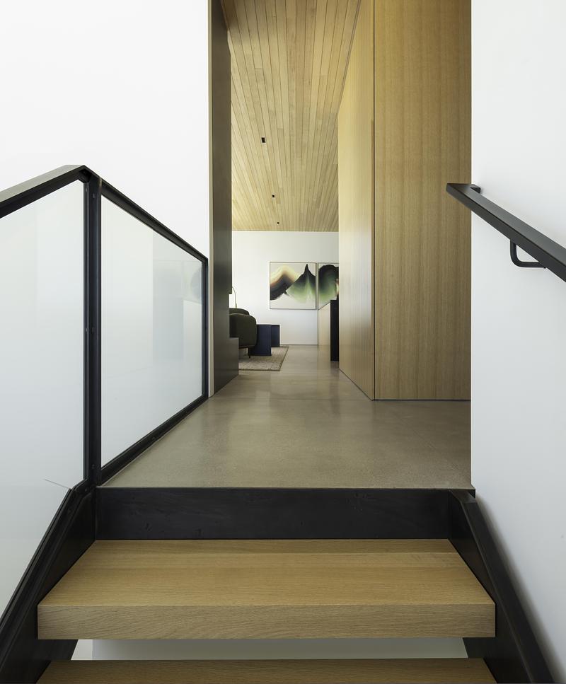 Press kit | 2757-60 - Press release | A Carefully-Crafted Winter Retreat by Sparano + Mooney Architecture Is Inspired by the Japanese Art of Kirigami - Sparano + Mooney Architecture - Residential Architecture - View to the upper level from the multi-level stairway.  - Photo credit:  Matt Winquist 