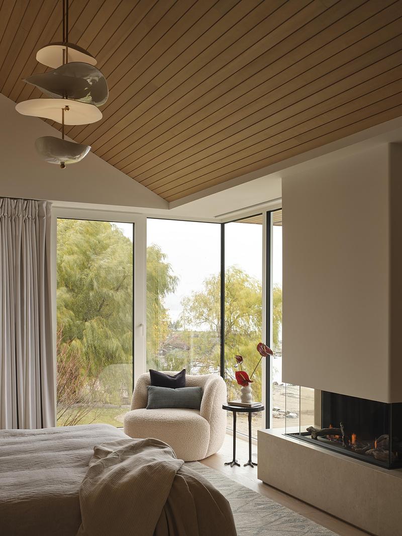 Press kit | 7847-01 - Press release | Georgian Bay Beach House - &Pierre - Residential Interior Design - Photo credit: Riley Snelling