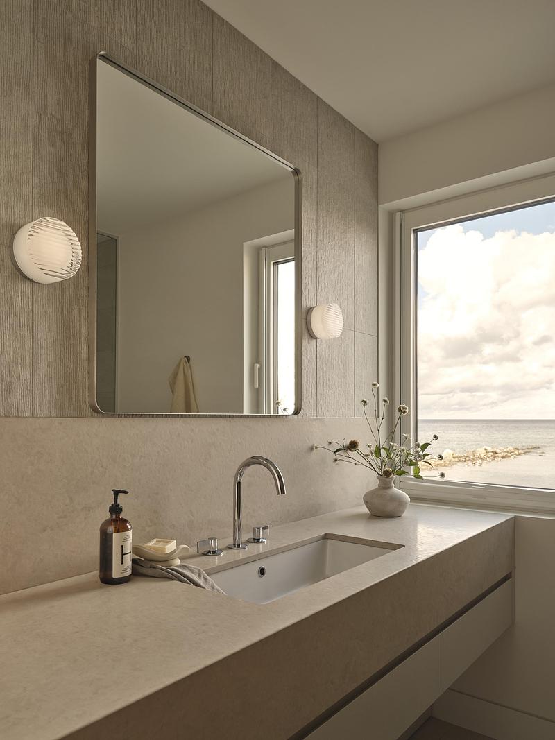 Press kit | 7847-01 - Press release | Georgian Bay Beach House - &Pierre - Residential Interior Design - Photo credit: Riley Snelling