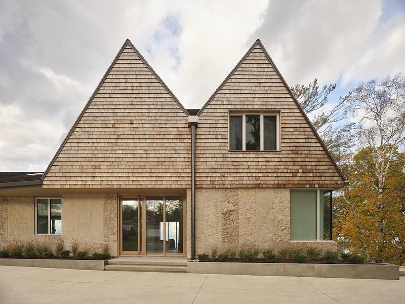 Press kit | 7847-01 - Press release | Georgian Bay Beach House - &Pierre - Residential Interior Design - Photo credit: Riley Snelling