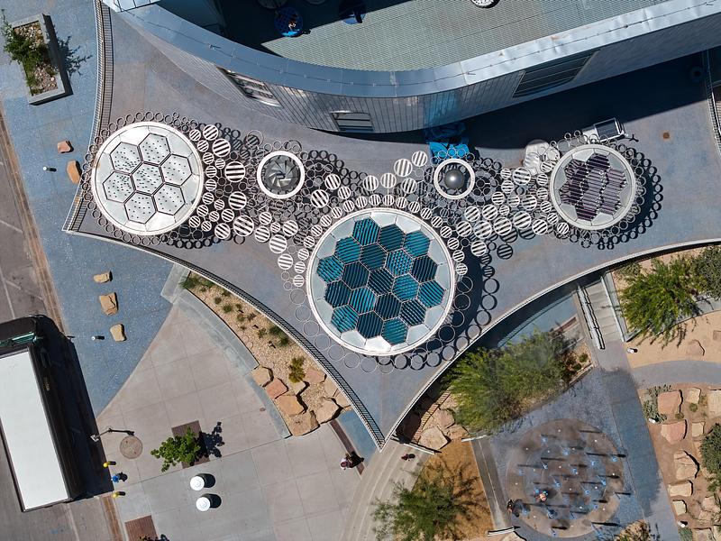 Press kit | 2757-61 - Press release | Defining a New Urban Experience Through the Lens of Digital Craft - FUTUREFORMS - Urban Design - <p>Weatherscape creates overlapping micro-climates on the terrace of the museum.</p> - Photo credit: <p>Brian Wancho</p>