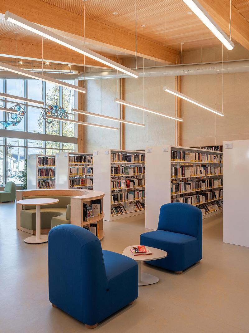 Dossier de presse | 3369-01 - Communiqué de presse | Bibliothèque Monica C. Gratton — LEED Or - Perrault Architecture - Architecture institutionnelle - Crédit photo : Raphaël Thibodeau