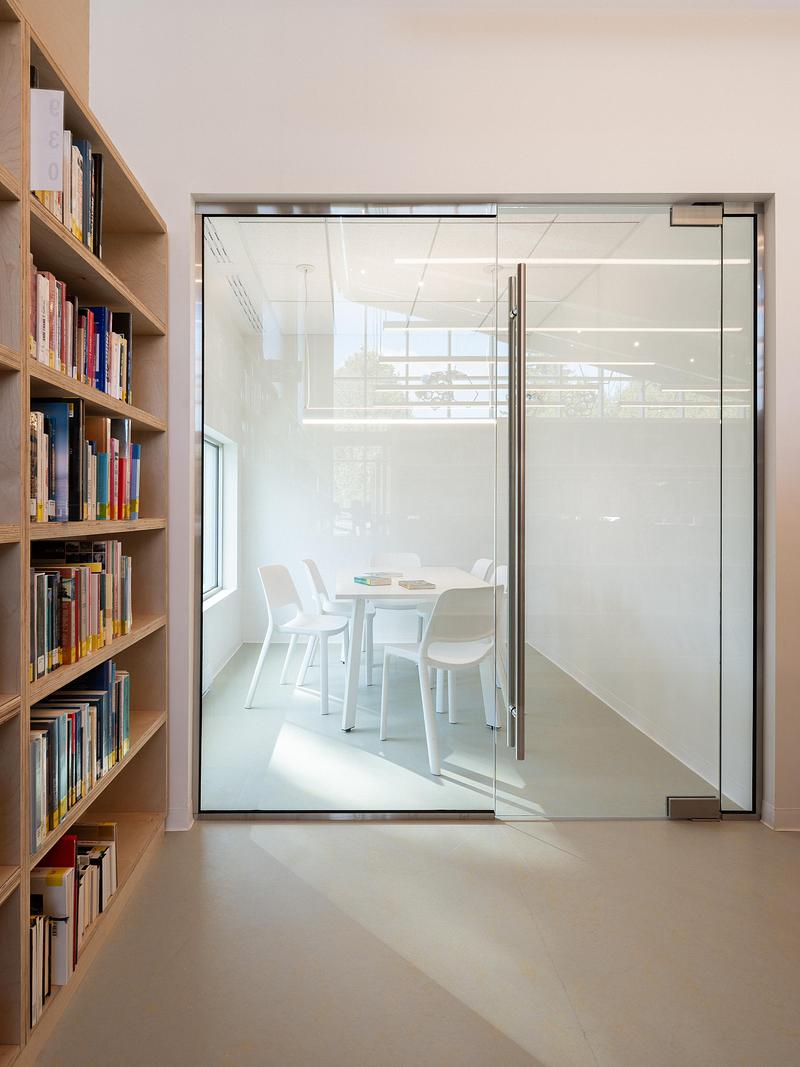 Dossier de presse | 3369-01 - Communiqué de presse | Bibliothèque Monica C. Gratton — LEED Or - Perrault Architecture - Architecture institutionnelle - Crédit photo : Raphaël Thibodeau