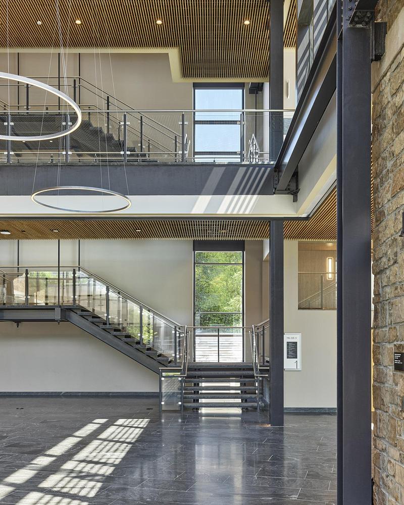 Dossier de presse | 7855-02 - Communiqué de presse | VMA’s LEED Gold-Certified Education Building for Lehigh University Advances Hybrid Methods of Learning and Prepares Students for Real-World Exchange - Voith & Mactavish Architects LLP - Architecture institutionnelle - Crédit photo : Jeffrey Totaro