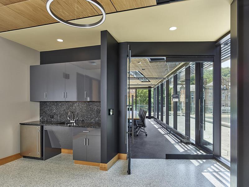 Dossier de presse | 7855-02 - Communiqué de presse | VMA’s LEED Gold-Certified Education Building for Lehigh University Advances Hybrid Methods of Learning and Prepares Students for Real-World Exchange - Voith & Mactavish Architects LLP - Architecture institutionnelle - Crédit photo : Jeffrey Totaro