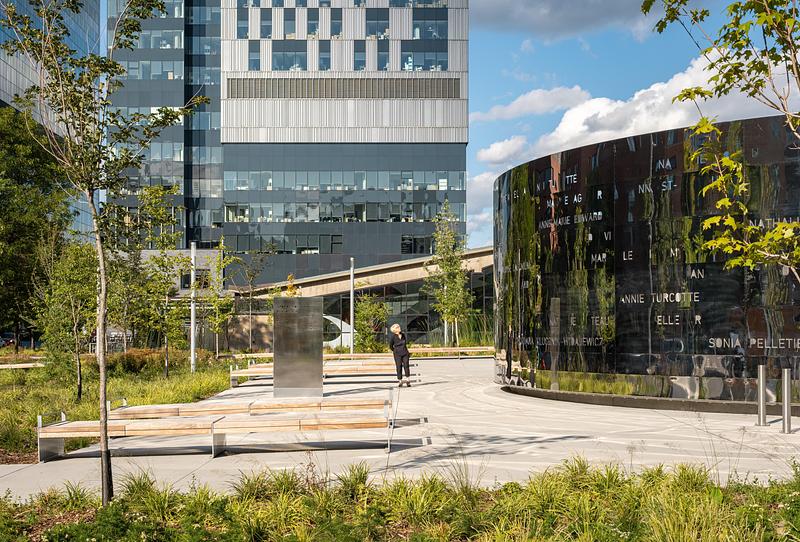 Press kit | 865-67 - Press release | Place des Montréalaises: A Monumental Gesture Inscribing Women’s Memory at the Heart of a City - Lemay - Landscape Architecture - Photo credit: Vincent Brillant