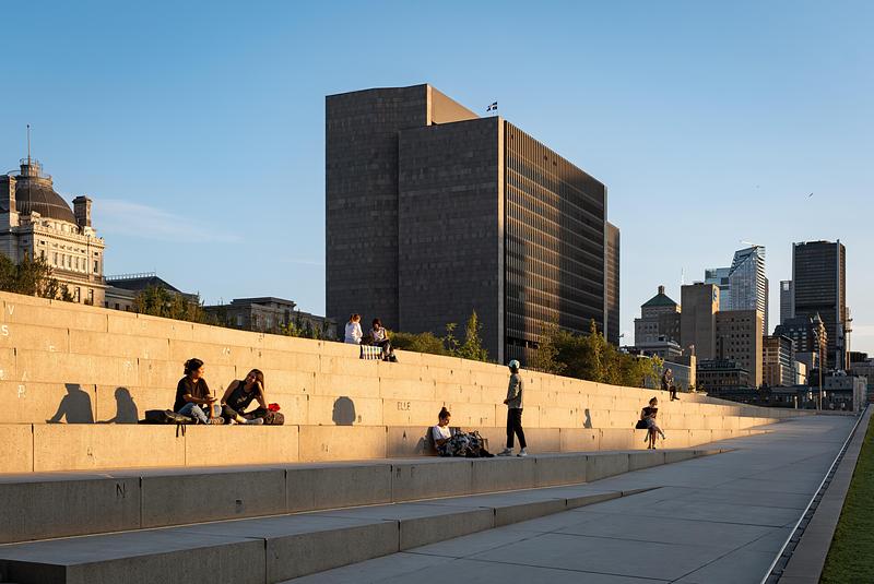 Press kit | 865-67 - Press release | Place des Montréalaises: A Monumental Gesture Inscribing Women’s Memory at the Heart of a City - Lemay - Landscape Architecture - Photo credit: Vincent Brillant