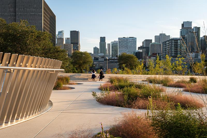 Press kit | 865-67 - Press release | Place des Montréalaises: A Monumental Gesture Inscribing Women’s Memory at the Heart of a City - Lemay - Landscape Architecture - Photo credit: Vincent Brillant
