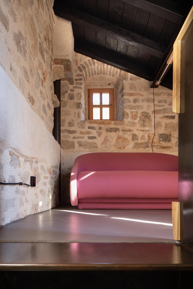 Press kit | 7849-01 - Press release | "Dream in Progress": The New Book About the Architecture of Travel with Outstanding Hotels and Holiday Homes - URLAUBSARCHITEKTUR - Lifestyle - Kuća Skala (HR) by Boris Kajmak - Photo credit: Tom de Gay