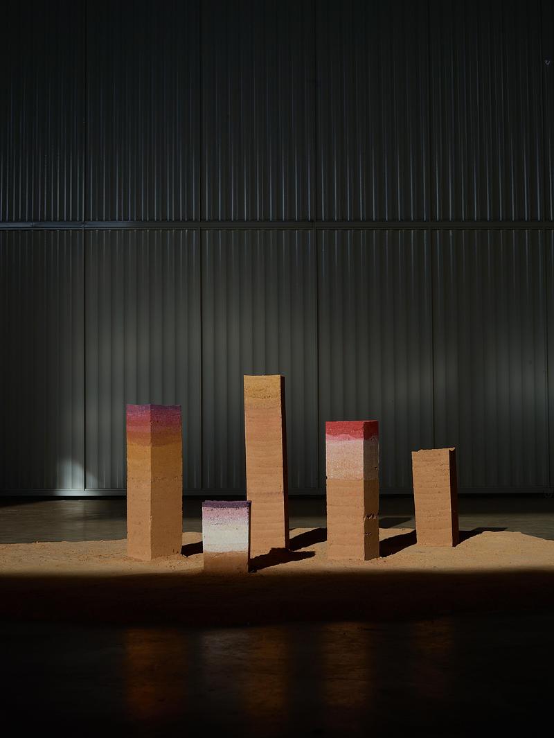 Press kit | 7849-01 - Press release | "Dream in Progress": The New Book About the Architecture of Travel with Outstanding Hotels and Holiday Homes - URLAUBSARCHITEKTUR - Lifestyle - Clay workshop by CLAYA at Colle ai Lecci - Photo credit: Luis Casanova Sorolla