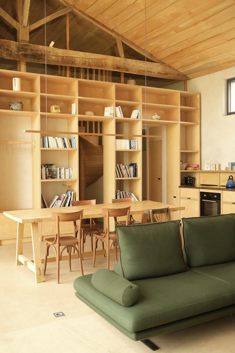 Press kit | 7849-01 - Press release | "Dream in Progress": The New Book About the Architecture of Travel with Outstanding Hotels and Holiday Homes - URLAUBSARCHITEKTUR - Lifestyle - La Ferme de Brouage (FR) by lsl architects - Photo credit: Antoine Leveque