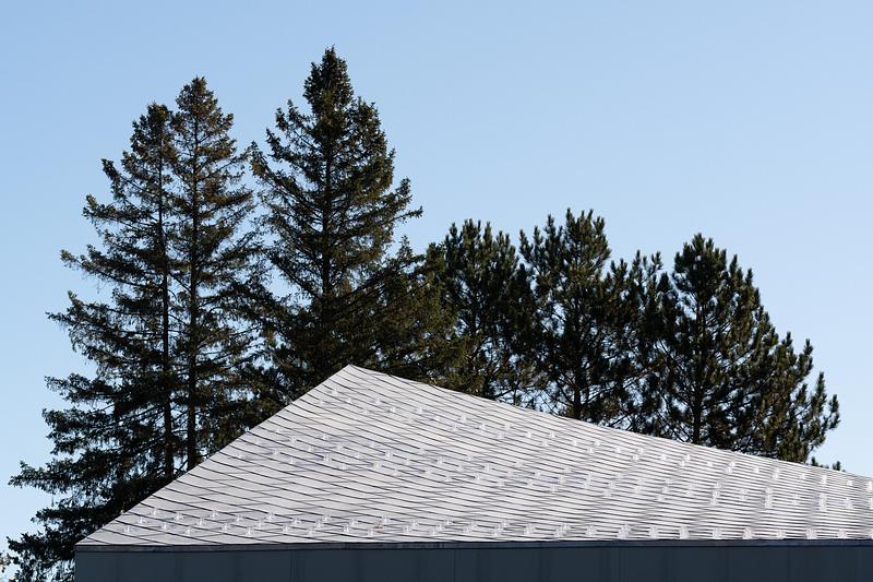 Dossier de presse | 3369-01 - Communiqué de presse | Bibliothèque Monica C. Gratton — LEED Or - Perrault Architecture - Architecture institutionnelle - Crédit photo : Raphaël Thibodeau