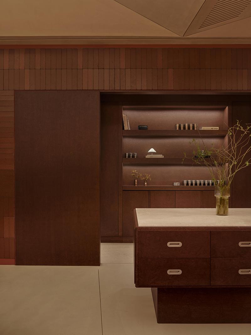 Press kit | 7775-02 - Press release | AINEN: URBANJOBS Reimagines the Burger Bar at Tersane Istanbul - URBANJOBS - Commercial Interior Design - AINEN by URBANJOBS - Photo credit: İbrahim Özbunar I 645studio 