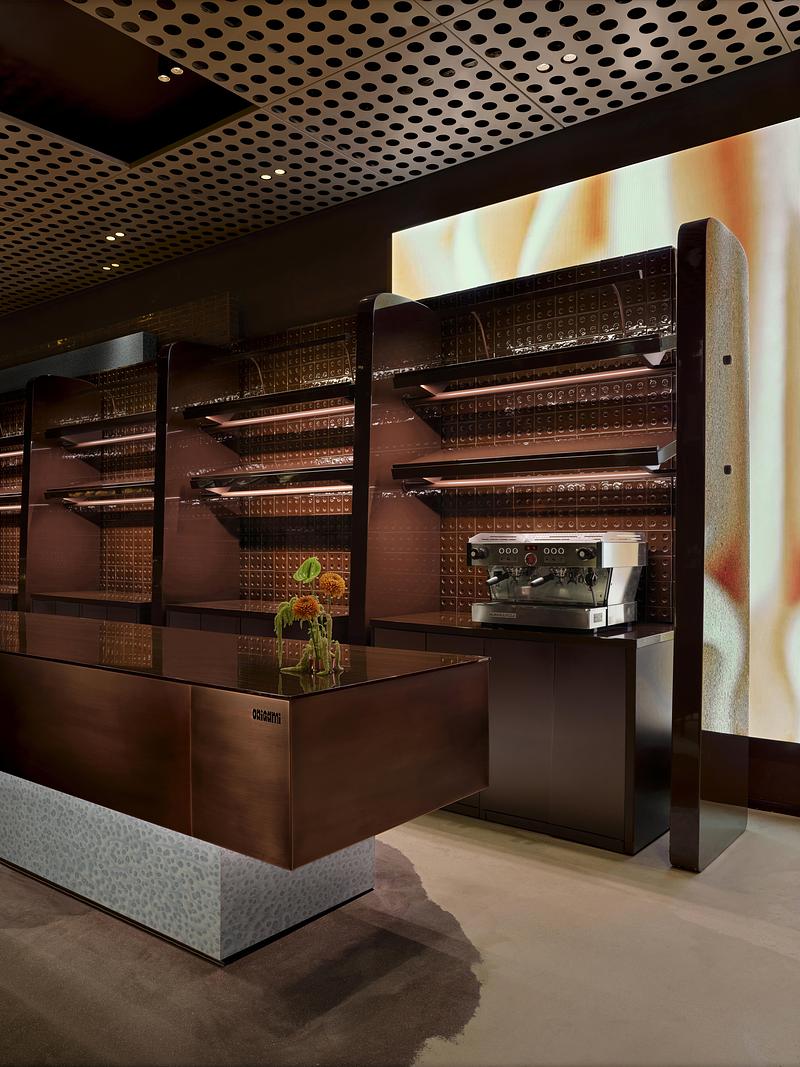 Dossier de presse | 7775-03 - Communiqué de presse | ORIGAMI : une expérience sensorielle de boulangerie - URBANJOBS - Design d’intérieur commercial - ORIGAMI by URBANJOBS - Crédit photo : İbrahim Özbunar I 645studio