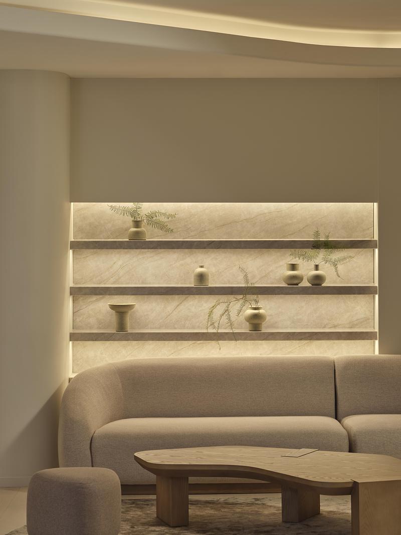 Dossier de presse | 7505-02 - Communiqué de presse | Solis Movement Expands East: A Sun-Washed Sanctuary for Strength and Motion - Simone Ferkul Projects - Design d’intérieur commercial - Crédit photo : Riley Snelling 