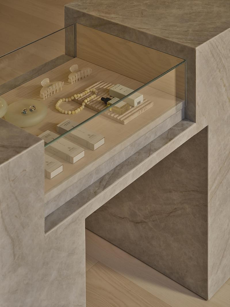 Dossier de presse | 7505-02 - Communiqué de presse | Solis Movement Expands East: A Sun-Washed Sanctuary for Strength and Motion - Simone Ferkul Projects - Design d’intérieur commercial - Crédit photo : Riley Snelling 