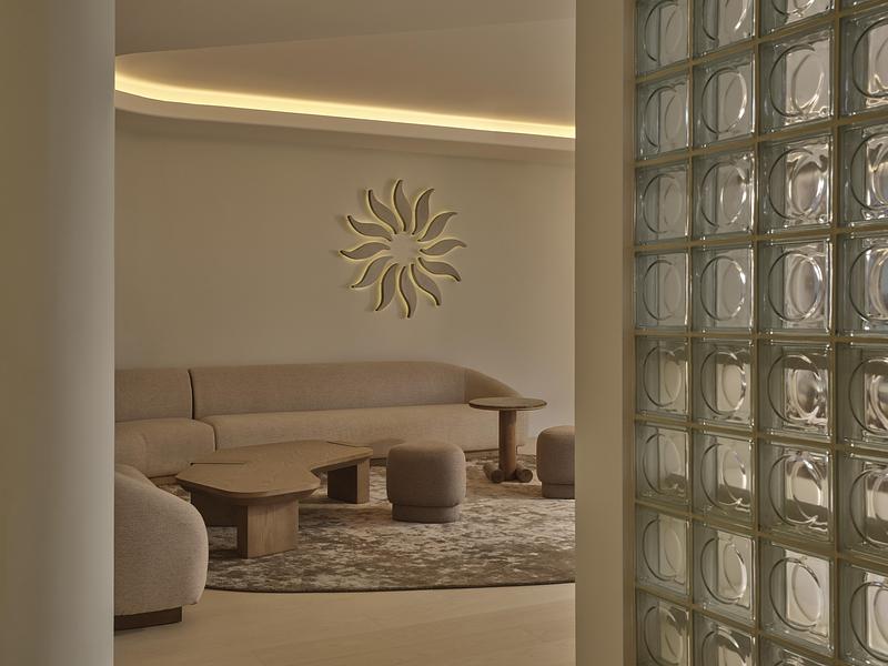 Dossier de presse | 7505-02 - Communiqué de presse | Solis Movement Expands East: A Sun-Washed Sanctuary for Strength and Motion - Simone Ferkul Projects - Design d’intérieur commercial - Crédit photo : Riley Snelling 