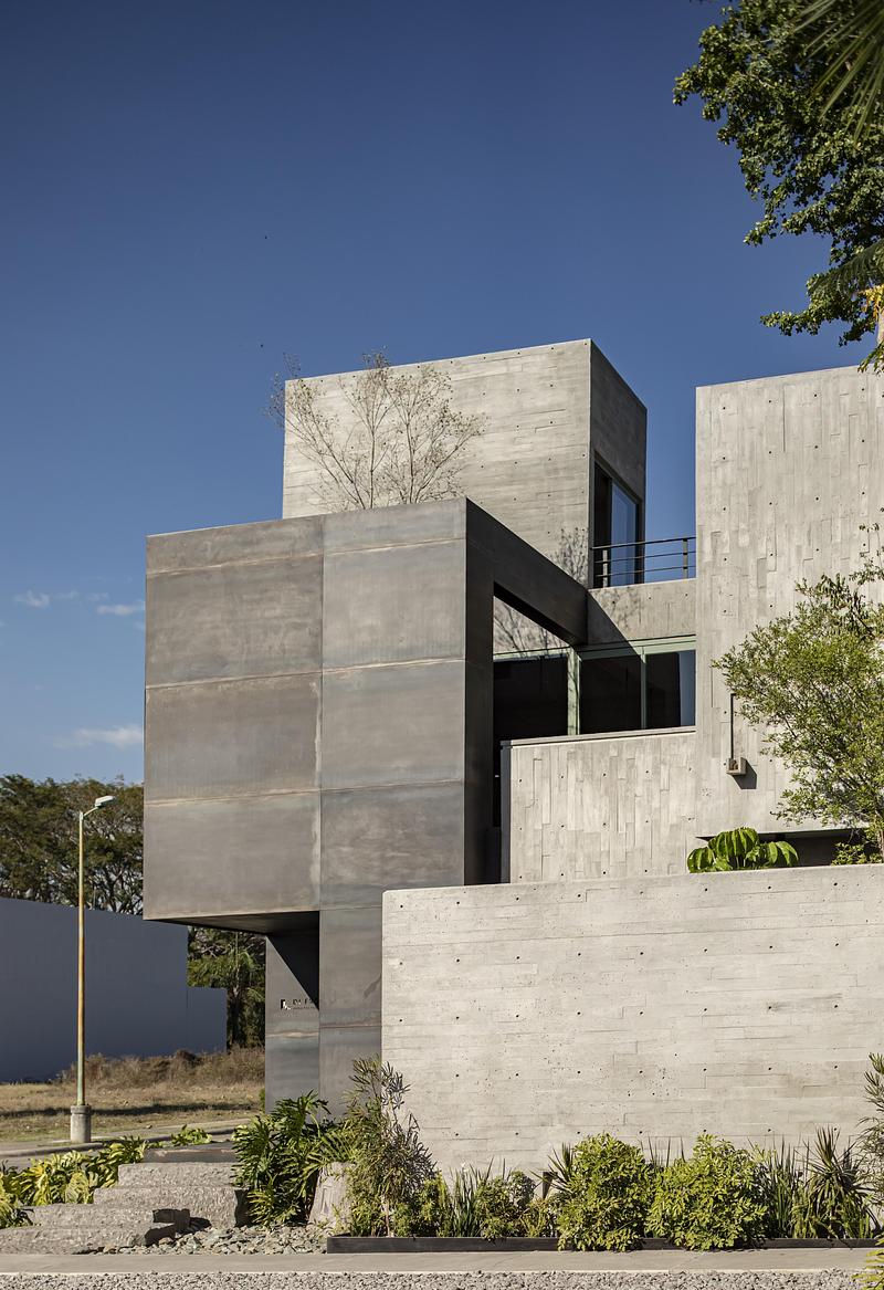 Press kit | 7274-01 - Press release | Taller Di Frenna Arquitectos - Di Frenna Arquitectos - Commercial Architecture - Facade - Photo credit: Onnis Luque