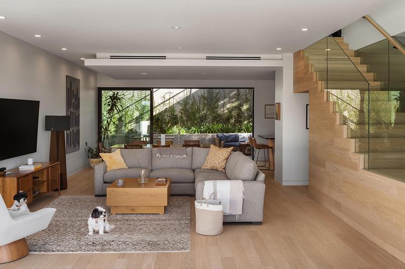 Dossier de presse | 5795-10 - Communiqué de presse | Slot House - ANX / Aaron Neubert Architects - Architecture résidentielle - Living Room - Crédit photo : HANA / Paul Vu