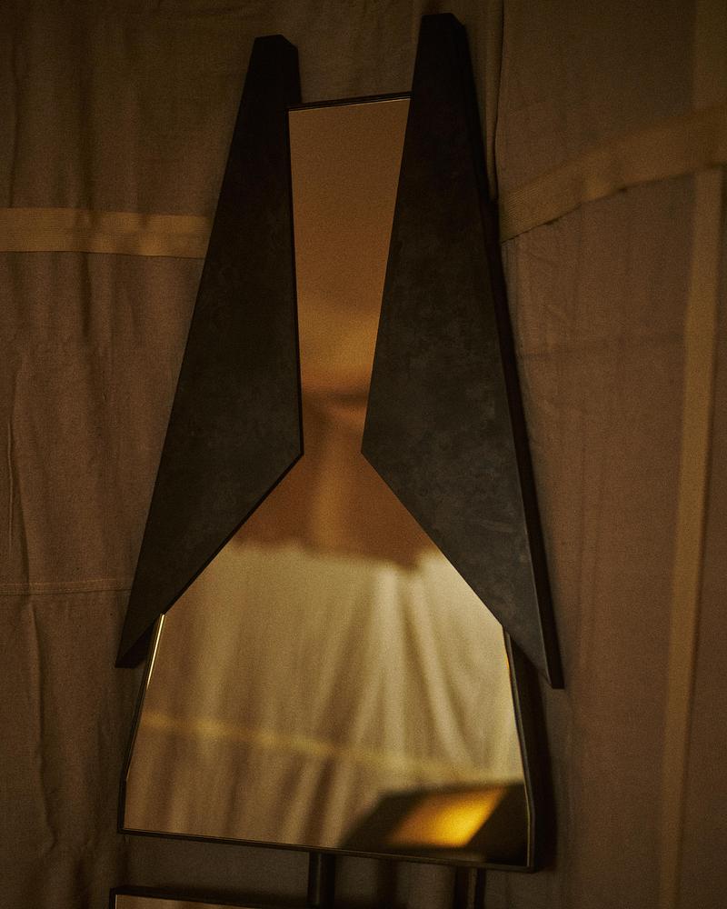 Press kit | 7861-01 - Press release | KAIA Presents First Collection with Pauline Leprince: Beneath the Surface - KAIA - Lighting Design - "Disarmed" Mirror - Photo credit: Matthew Gordon