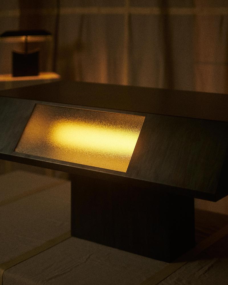 Press kit | 7861-01 - Press release | KAIA Presents First Collection with Pauline Leprince: Beneath the Surface - KAIA - Lighting Design - "Under the Surface" Console Table - Photo credit: Matthew Gordon