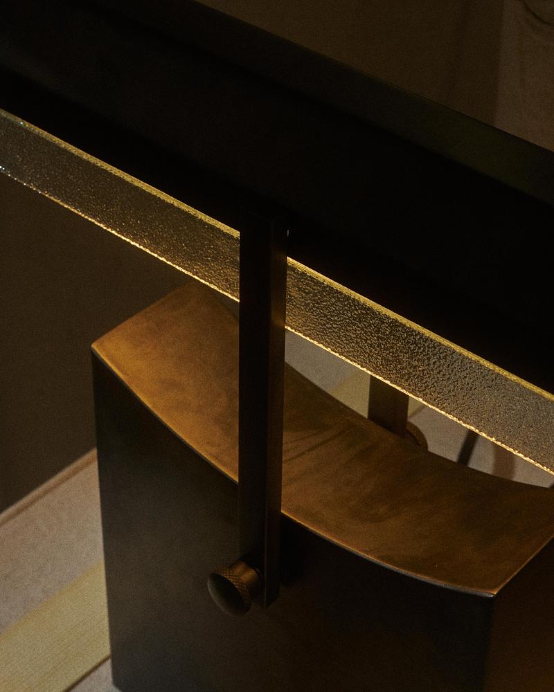 Press kit | 7861-01 - Press release | KAIA Presents First Collection with Pauline Leprince: Beneath the Surface - KAIA - Lighting Design - "Axis" Table Lamp - Photo credit: Matthew Gordon