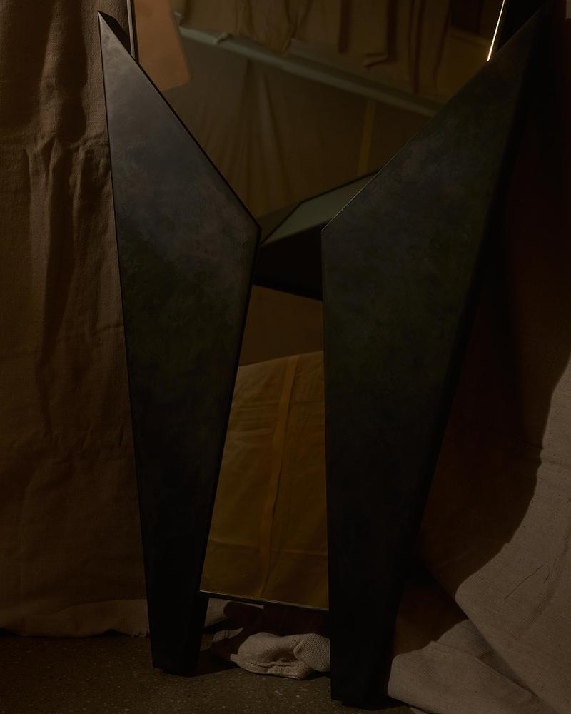 Press kit | 7861-01 - Press release | KAIA Presents First Collection with Pauline Leprince: Beneath the Surface - KAIA - Lighting Design - "Disarmed" Mirror - Photo credit: Matthew Gordon