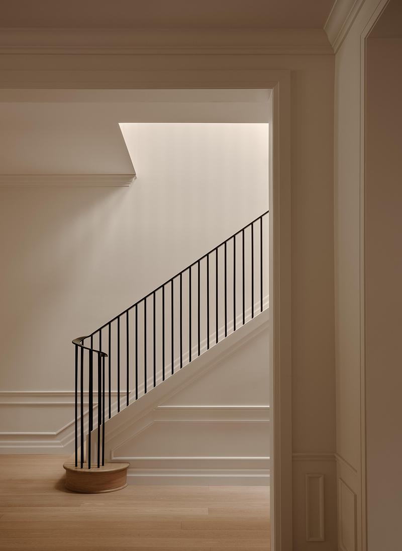 Press kit | 4241-11 - Press release | Wood Residence - Vives St-Laurent - Residential Architecture - Main staircase - Photo credit: Alex Lesage