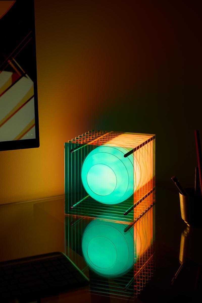 Dossier de presse | 7491-02 - Communiqué de presse | BằNG · Unboring Objects : façonnés par les matériaux, les procédés et l’environnement d’atelier - BằNG - Design d’éclairage - Dreamy Lớp grand carré - Crédit photo : BằNG