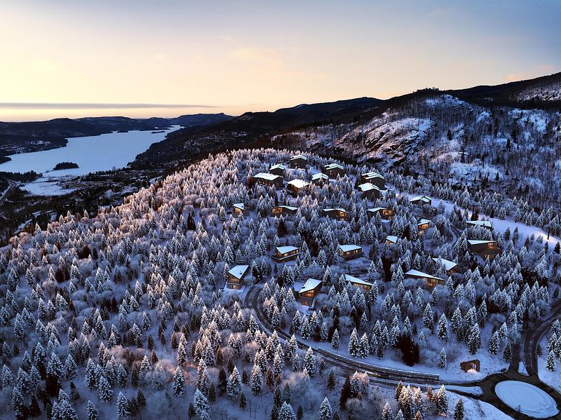 Press kit | 916-21 - Press release | MSDL Architects Announces the Appointment of a New Partner - Menkès Shooner Dagenais LeTourneux Architectes - Commercial Architecture - L'Hymne des Trembles, Mont-Tremblant (Quebec) - Photo credit: MSDL Architectes
