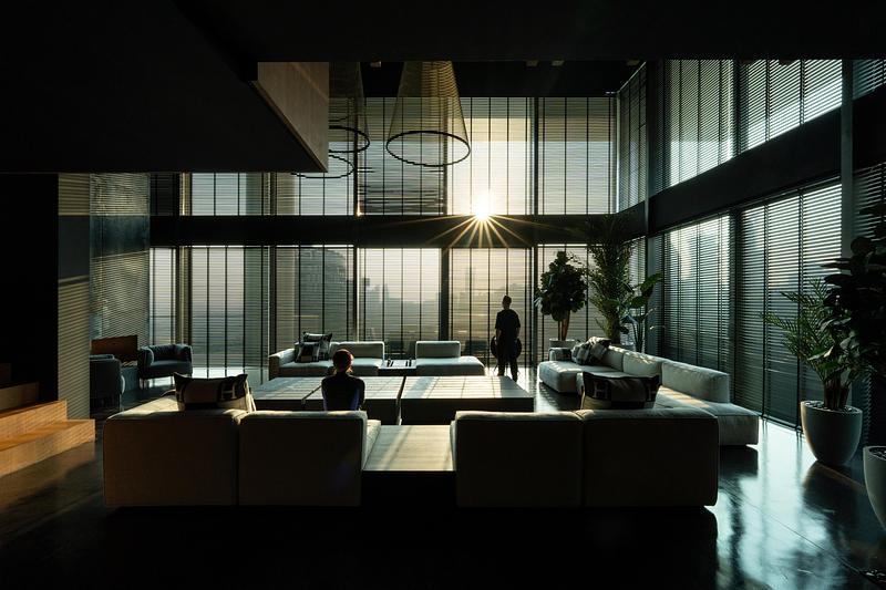 Dossier de presse | 7862-01 - Communiqué de presse | Noir Matière - Boobrook - Design d’intérieur résidentiel - Crédit photo : Shoayb Khattab