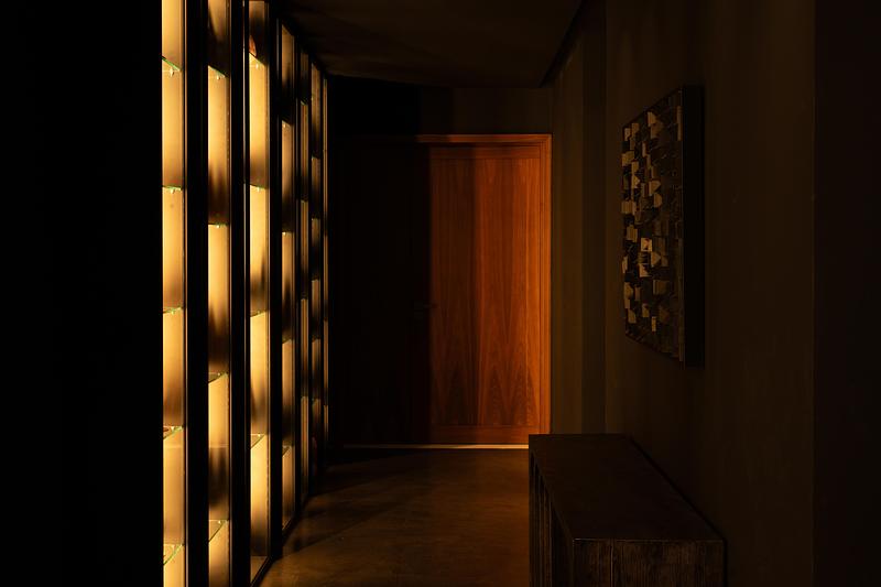 Dossier de presse | 7862-01 - Communiqué de presse | Noir Matière - Boobrook - Design d’intérieur résidentiel - Crédit photo : Shoayb Khattab