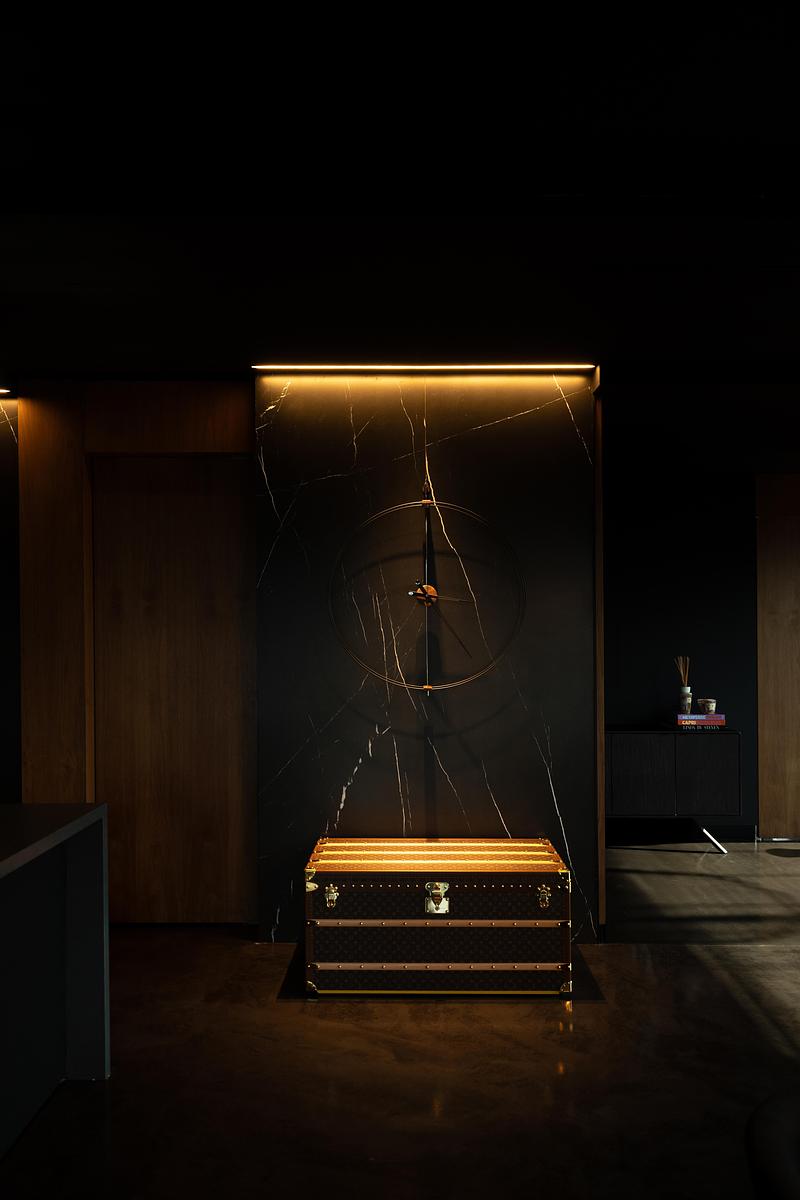 Dossier de presse | 7862-01 - Communiqué de presse | Noir Matière - Boobrook - Design d’intérieur résidentiel - Crédit photo : Shoayb Khattab