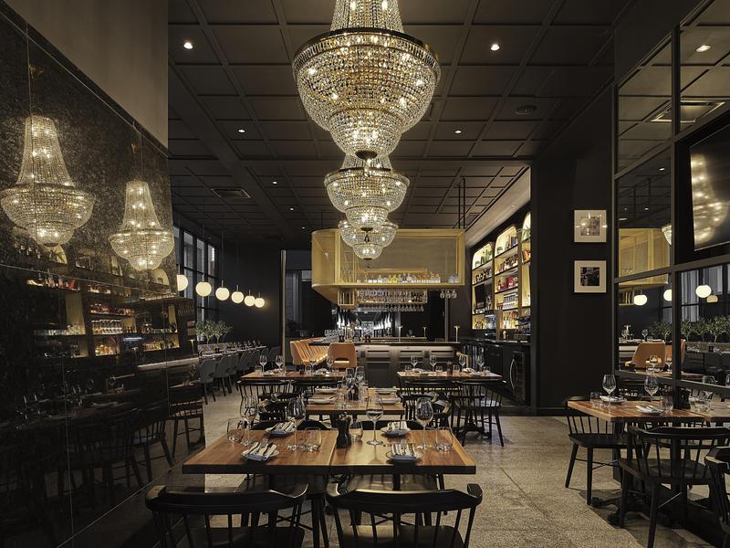 Dossier de presse | 3962-02 - Communiqué de presse | Cléo Katcho Design Architectural revisite la brasserie française en aménageant une nouvelle adresse Chez Lionel au centre-ville de Montréal - Cleo Katcho Design Architectural Inc. - Design d’intérieur commercial - Crédit photo : Maxime Brouillet