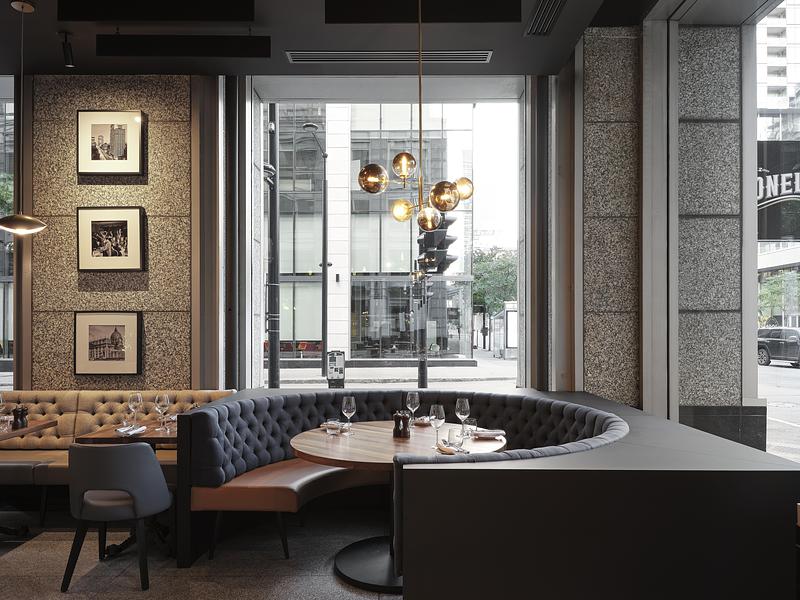 Dossier de presse | 3962-02 - Communiqué de presse | Cléo Katcho Design Architectural revisite la brasserie française en aménageant une nouvelle adresse Chez Lionel au centre-ville de Montréal - Cleo Katcho Design Architectural Inc. - Design d’intérieur commercial - Crédit photo : Maxime Brouillet