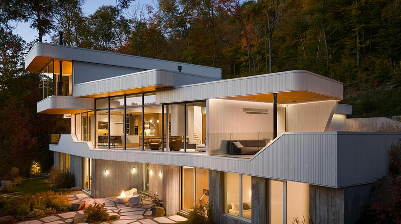 Press kit | 880-25 - Press release | The Albatross - MU Architecture - Residential Architecture - Night shot - Photo credit: Stéphane Groleau