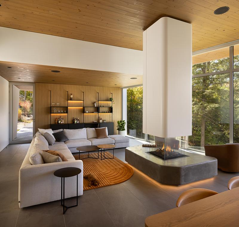 Press kit | 880-25 - Press release | The Albatross - MU Architecture - Residential Architecture - Living room - Photo credit: Stéphane Groleau