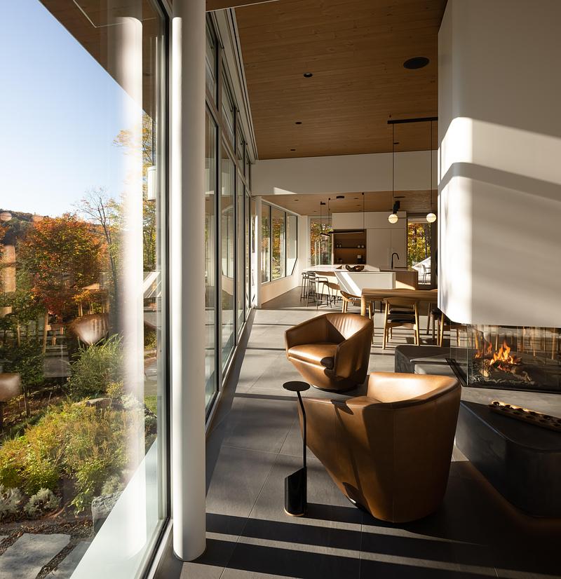 Press kit | 880-25 - Press release | The Albatross - MU Architecture - Residential Architecture - Lounge - Photo credit: Stéphane Groleau