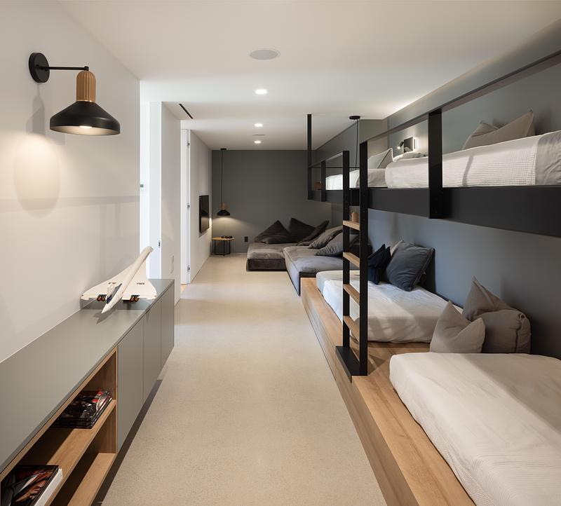 Press kit | 880-25 - Press release | The Albatross - MU Architecture - Residential Architecture -  Kid's Area- Bunk beds  - Photo credit:  Stéphane Groleau 