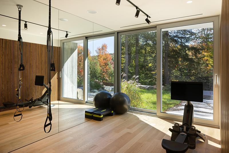 Press kit | 880-25 - Press release | The Albatross - MU Architecture - Residential Architecture - Gym - Photo credit: Stéphane Groleau