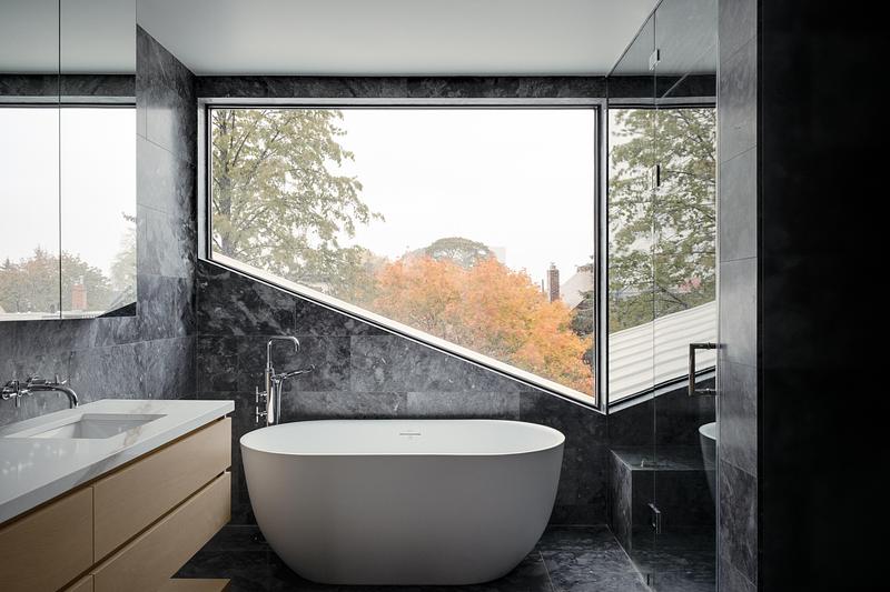 Press kit | 7856-01 - Press release | Montrose Sixplex: A New Housing Model for Gentle Density on a Residential Street in Toronto - Gabriel Fain Architects - Residential Architecture - <p> Primary Ensuite of Unit 2</p> - Photo credit: Félix Michaud