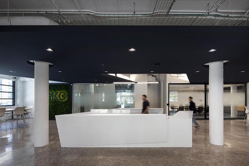 Dossier de presse | 7474-04 - Communiqué de presse | L’impact du design d’intérieur en milieu de travail - GKC Architecture & Design - Design d’intérieur commercial - Crédit photo : Adrien Williams