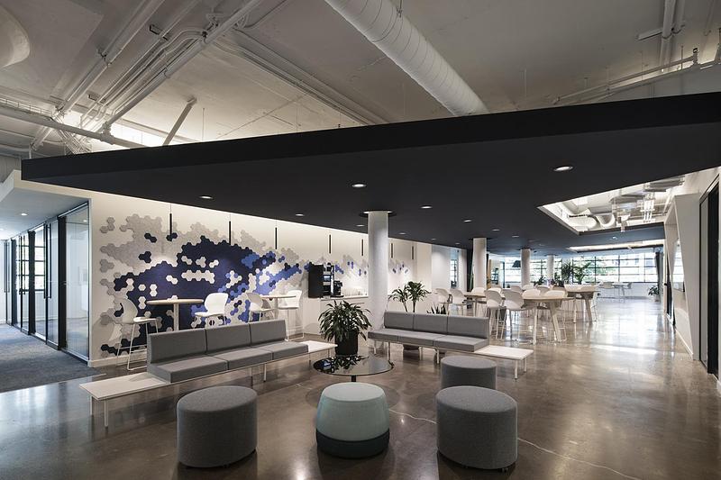 Dossier de presse | 7474-04 - Communiqué de presse | L’impact du design d’intérieur en milieu de travail - GKC Architecture & Design - Design d’intérieur commercial - Crédit photo : Adrien Williams