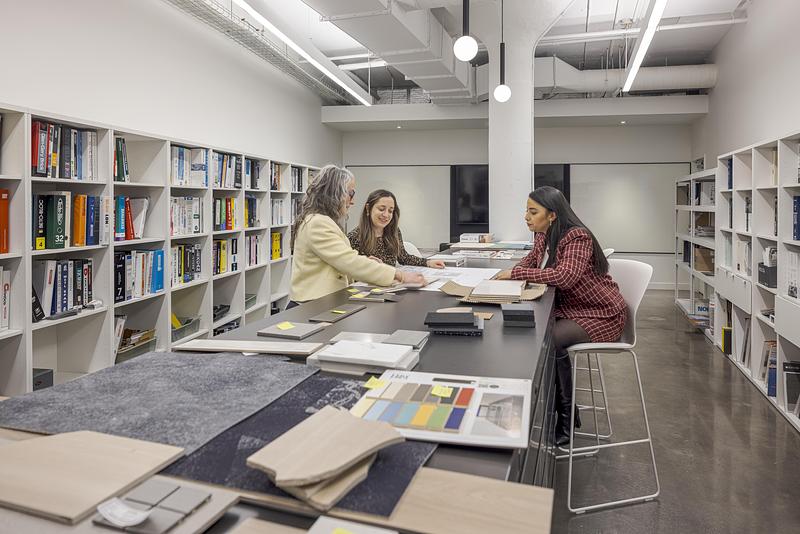 Dossier de presse | 7474-04 - Communiqué de presse | L’impact du design d’intérieur en milieu de travail - GKC Architecture & Design - Design d’intérieur commercial - Crédit photo : TARMAC