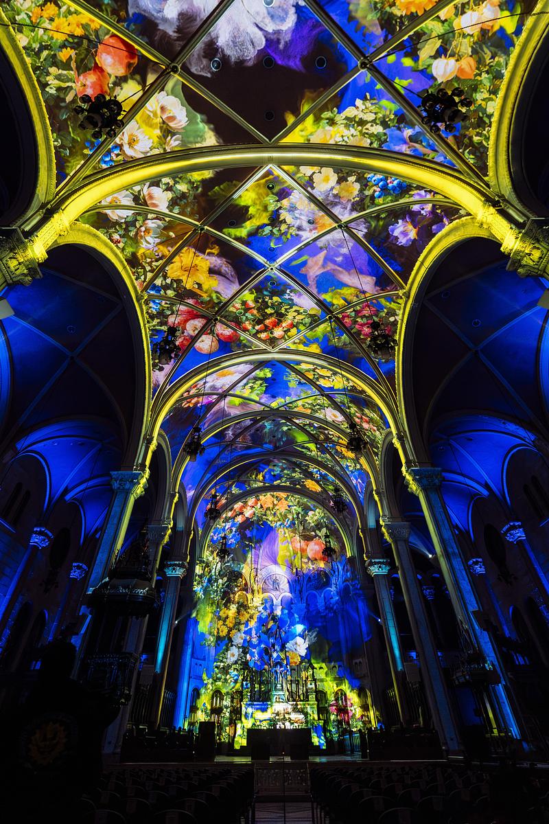 Press kit | 1089-13 - Press release | AURA by Moment Factory: Transforming Iconic Cultural Venues Into Must-Visit Immersive Destinations - Moment Factory - Multimedia Design - AURA Église Saint-Roch, Quebec City (inaugurated in 2025) - Photo credit: Moment Factory 